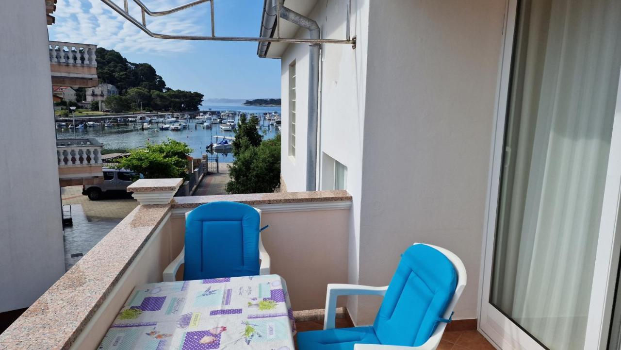 Appartamento Haus Anica Rab Town Esterno foto