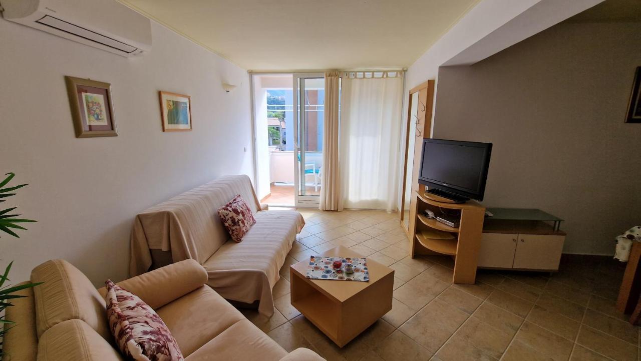 Appartamento Haus Anica Rab Town Esterno foto